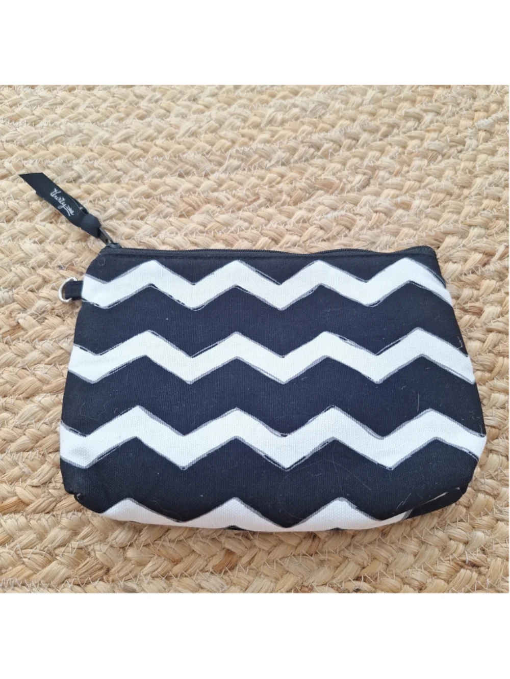 Thirty One Small Zipper Pouch Chevron Print BLACK & WHITE NWOT Makeup Cosmetic